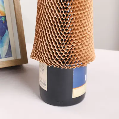 طراحی بسته بندی بطری جدید: آستین بطری کاغذی لانه زنبوری